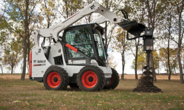 Bobcat Erdbohrer am Kompaktlader