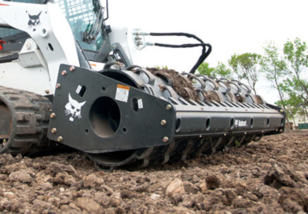 Bobcat Wegebau-Tätigkeiten