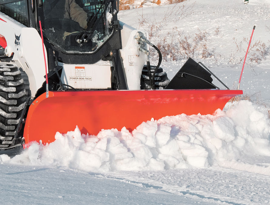 Schnee räumen mit Bobcat